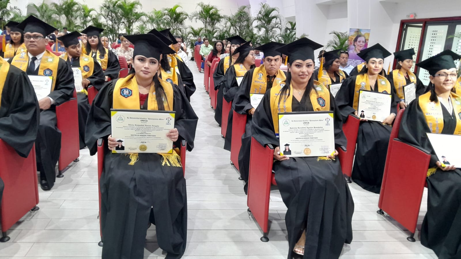 UNICA realiza graduación de maestrías en derecho tributario