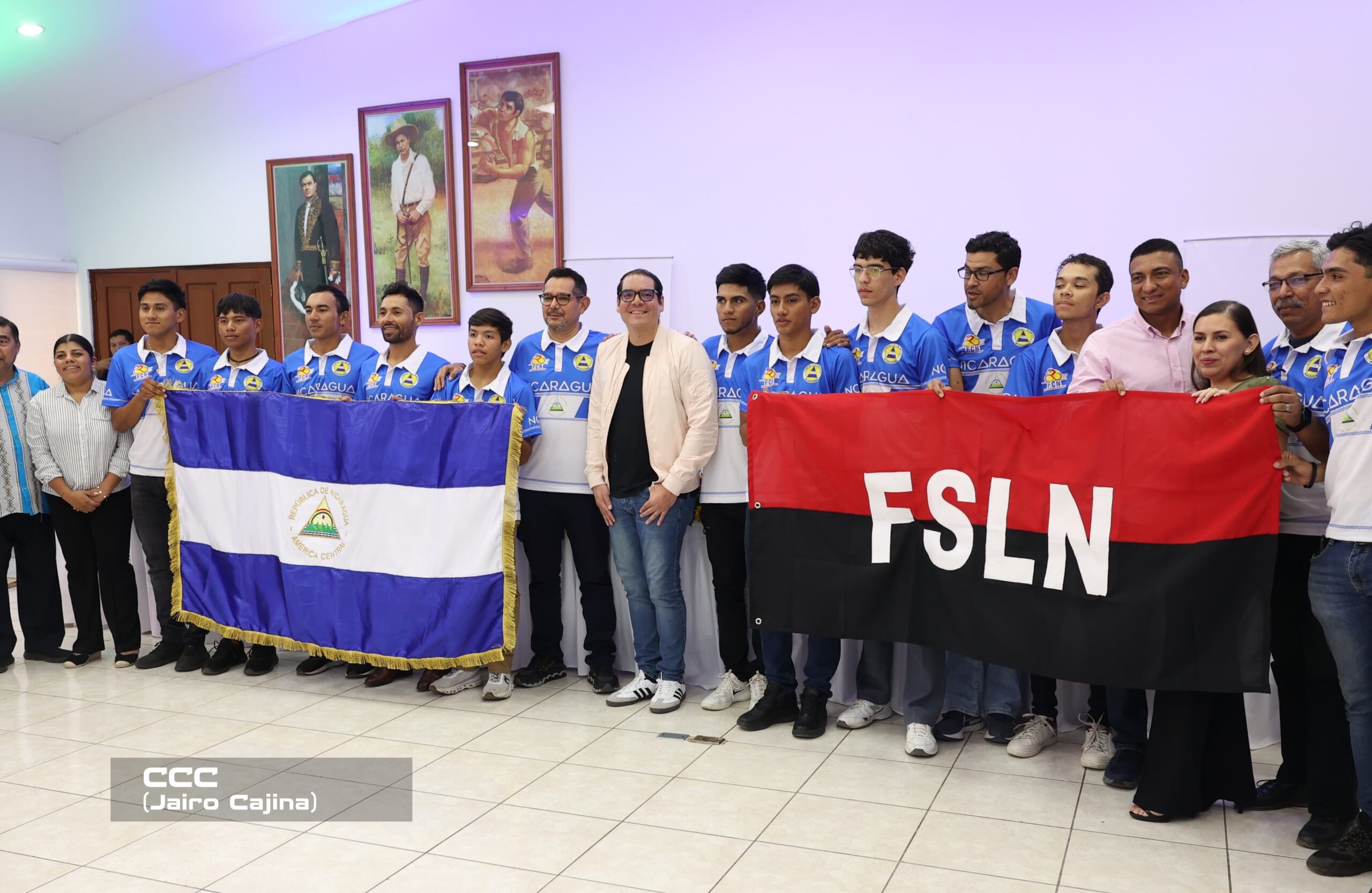 Abanderan a la Selección Nacional de Ciclismo de cara al VII Campeonato de Ruta en Guatemala