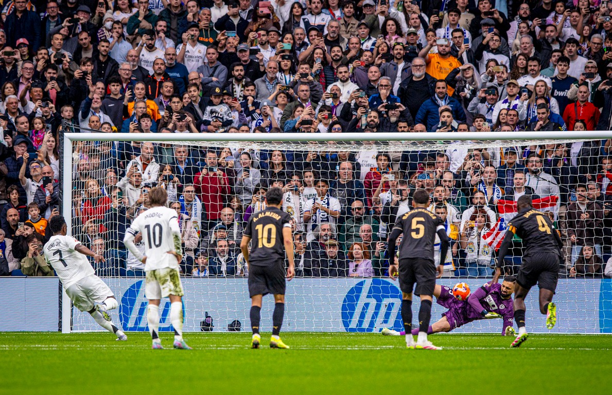 Real Madrid cae 2-1 ante El Valencia en La Liga Española