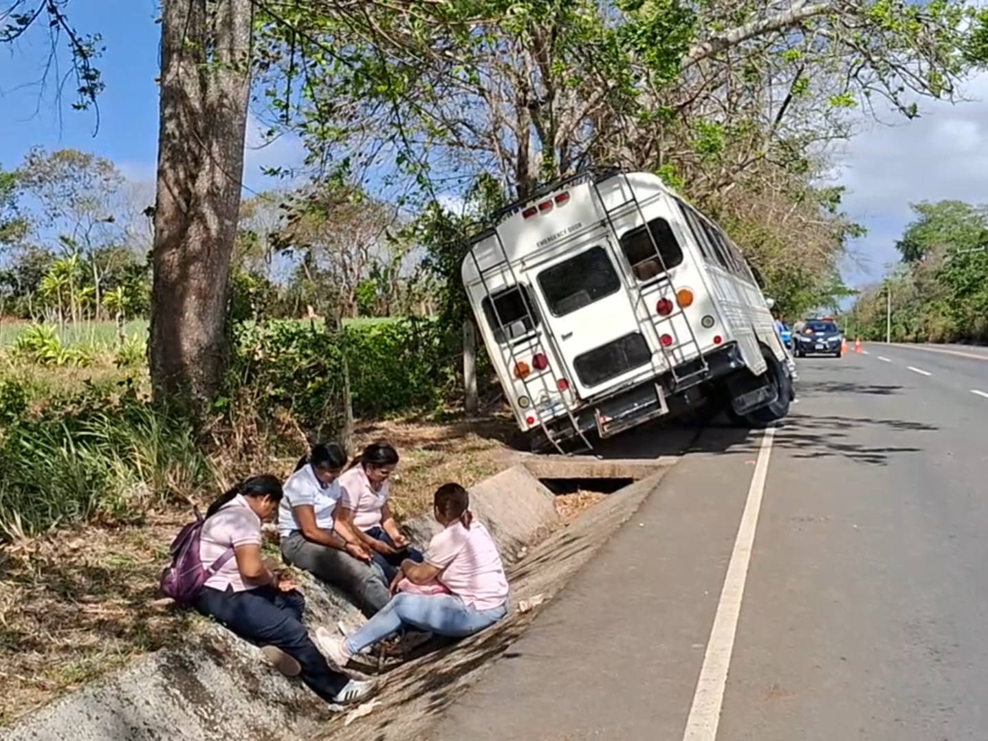 ¡Un gran susto! Autobús se apaga y retrocede sin frenos con 45 estudiantes en Jinotepe