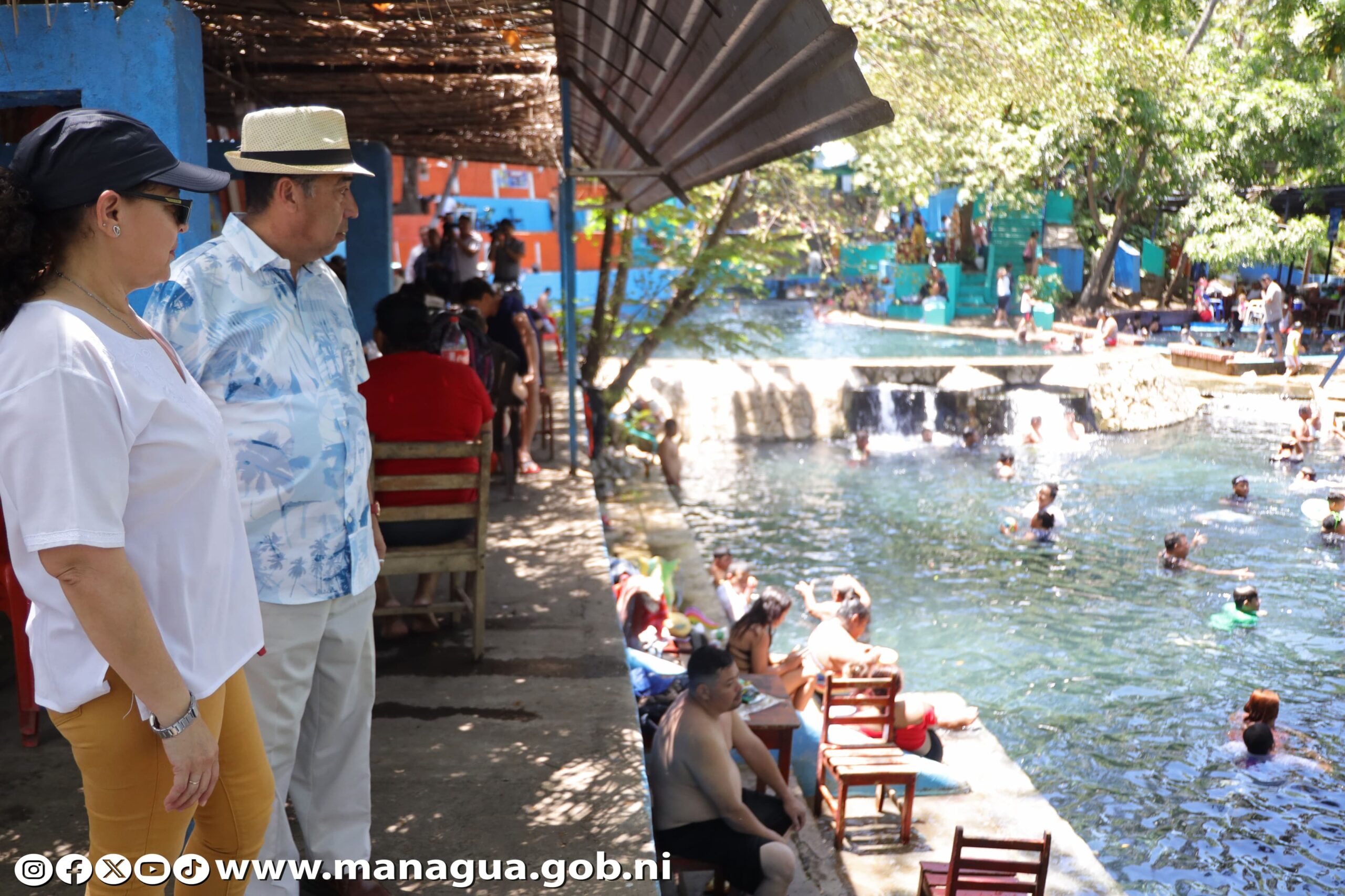 Miles de familias visitan el Centro Recreativo El Trapichito en Managua