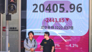 Las acciones de Hong Kong caen el 13,22 %