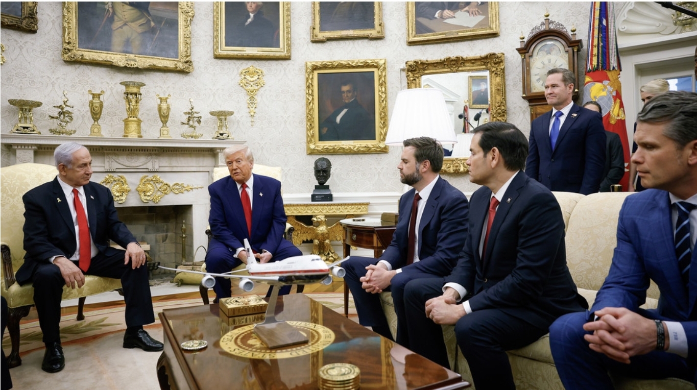 Trump: “Estamos manteniendo conversaciones directas con Irán”