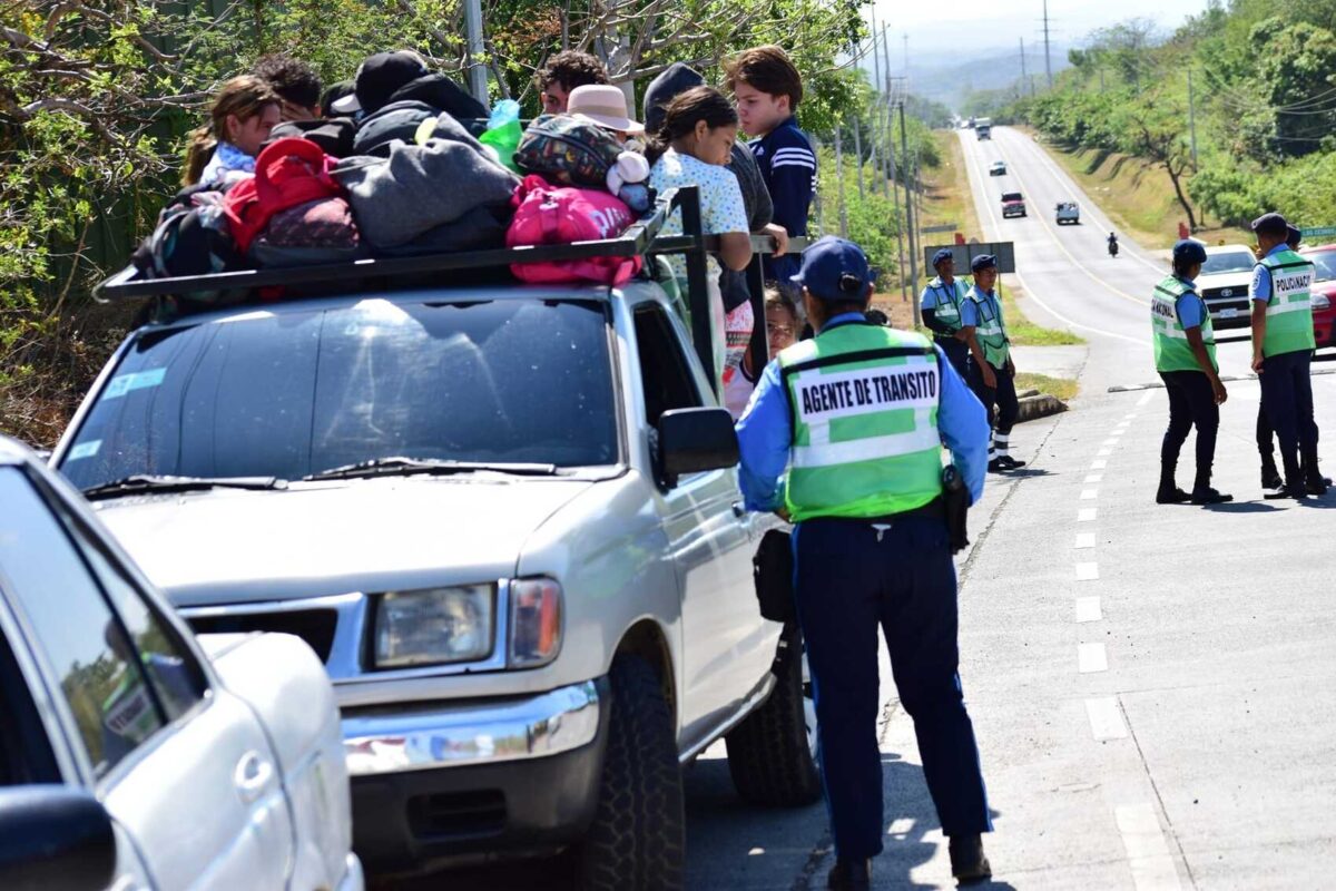Policía reforzará planes de seguridad ante la movilización de 500 mil vehículos en Semana Santa