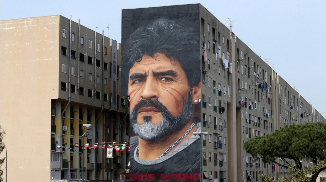 “Secuestrado” entre “olor a pis”: expareja de Maradona revela detalles previos a su muerte