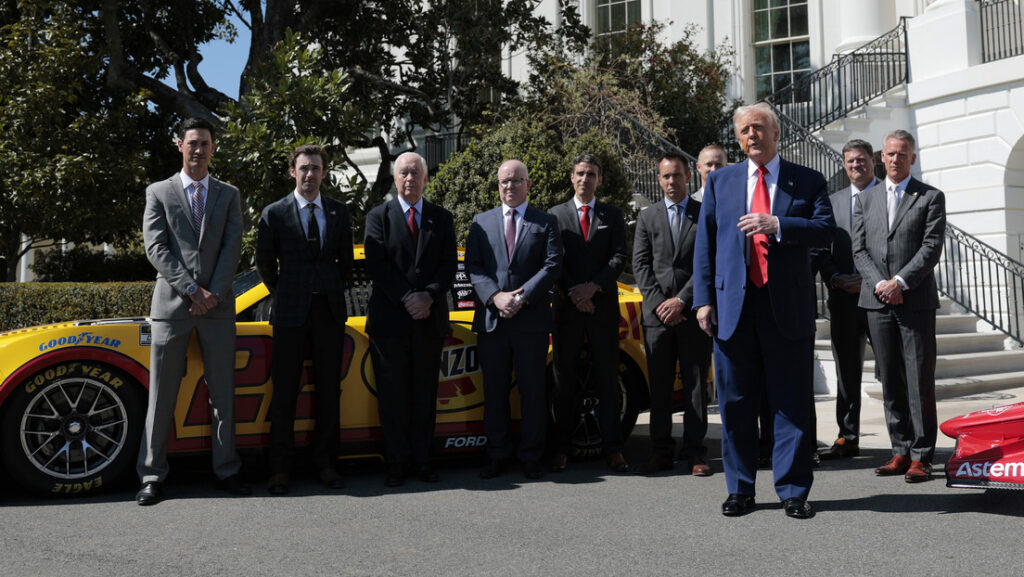 Trump pone pausa arancelaria por 90 días para algunos países