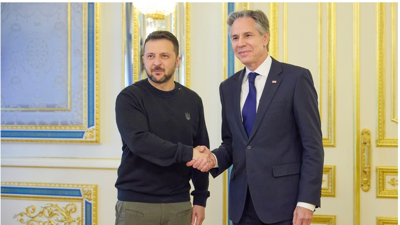 Zajárova sobre las palabras de Blinken: “¡Con qué asco tratan a Zelenski!”