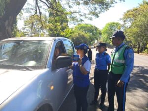 Cancelan 400 licencias y detienen 103 personas