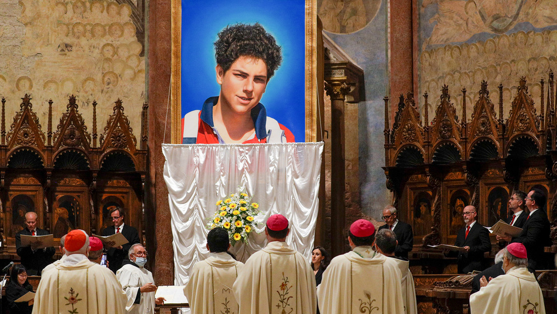 ¿Quién es el primer ‘ciberapostol’ que queda sin canonización por la muerte del papa?