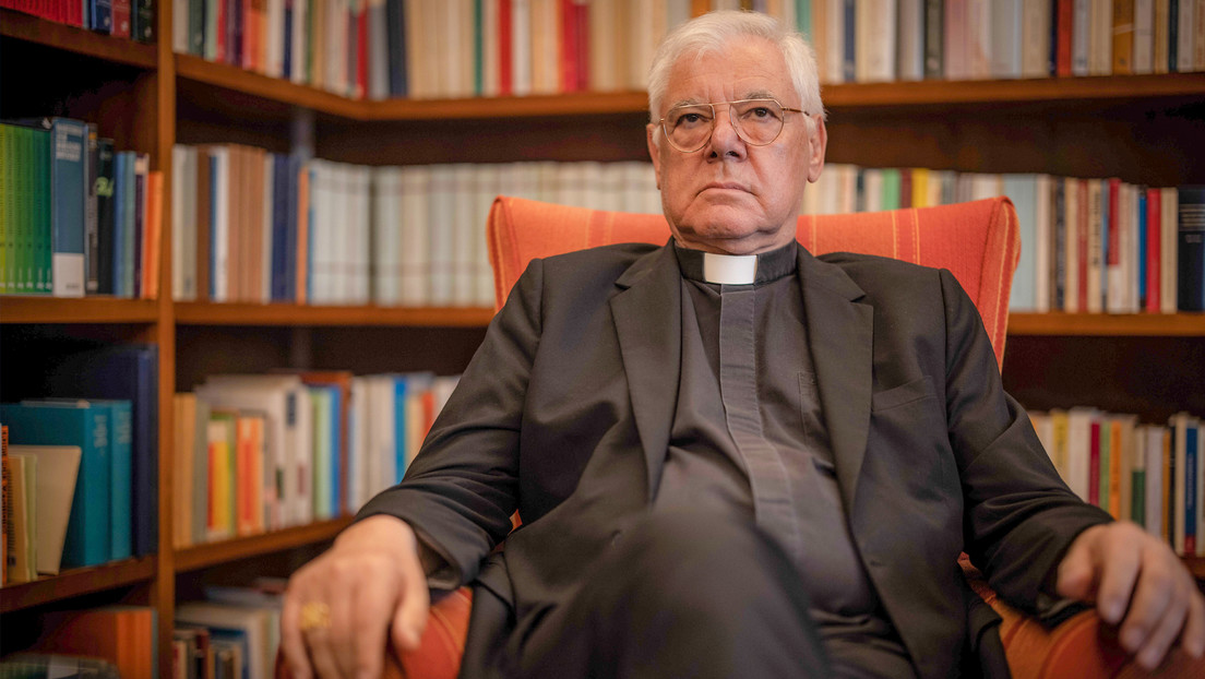 Cardenal conservador ‘enemigo’ de Francisco pide que el cónclave no elija un “papa hereje”