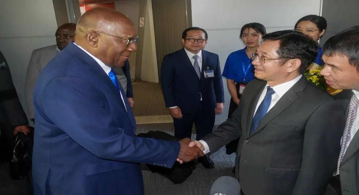Vicepresidente cubano comienza visita a Vietnam por 50 aniversario de la reunificación del país