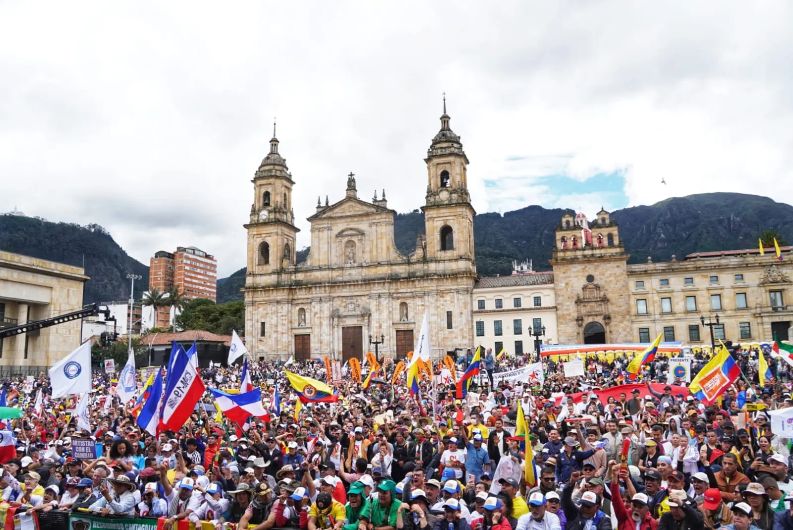Presidente Petro: “Solicito al Senado permitir que el pueblo se exprese”