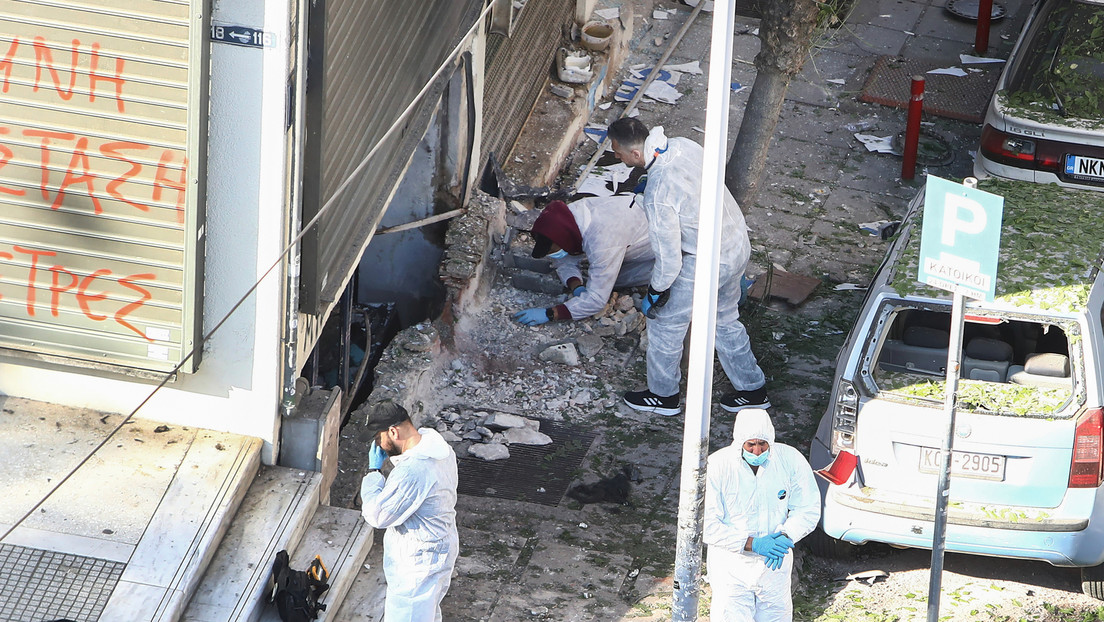 Muere una mujer tras explotarle una bomba que llevaba en las manos