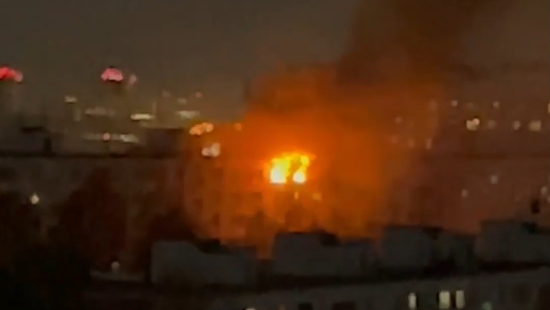 Fuerte explosión en un edificio residencial en Moscú