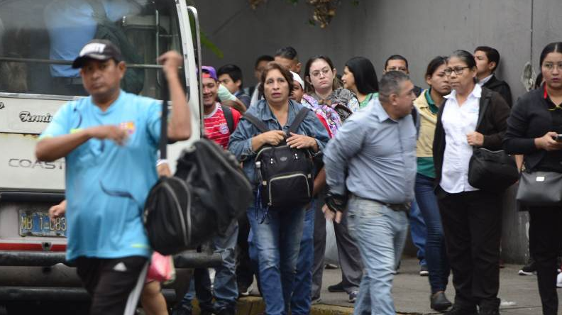 Bukele sin base legal que imponga gratuidad al servicio de transporte colectivo