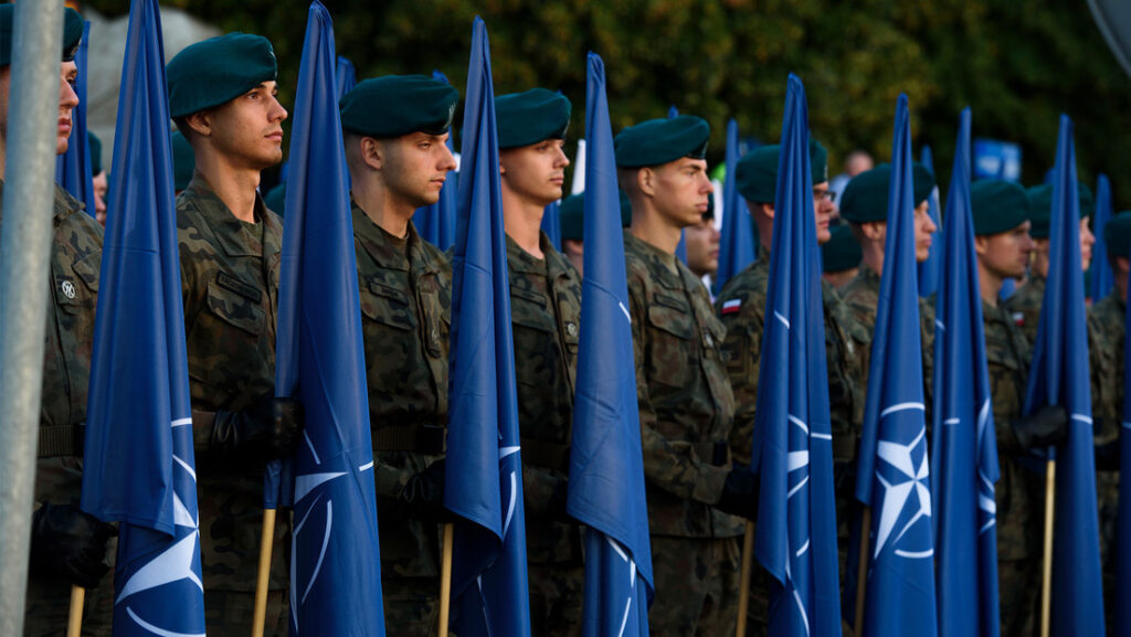 Macron: Desplegar miles de soldados occidentales en Ucrania "no tendría sentido"