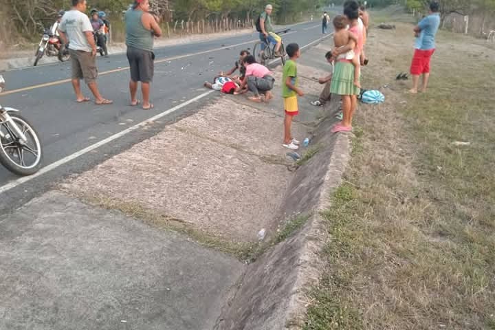 Chinandegano pierde la vida después de estrellarse con su moto contra un semoviente