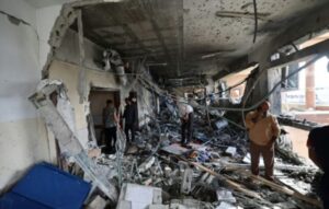 Israel bombardea un hospital de la Franja de Gaza
