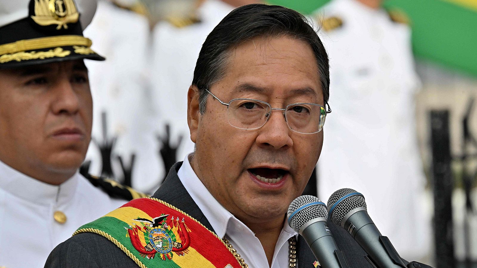Arce declina su candidatura presidencial en Bolivia y llama a la unidad
