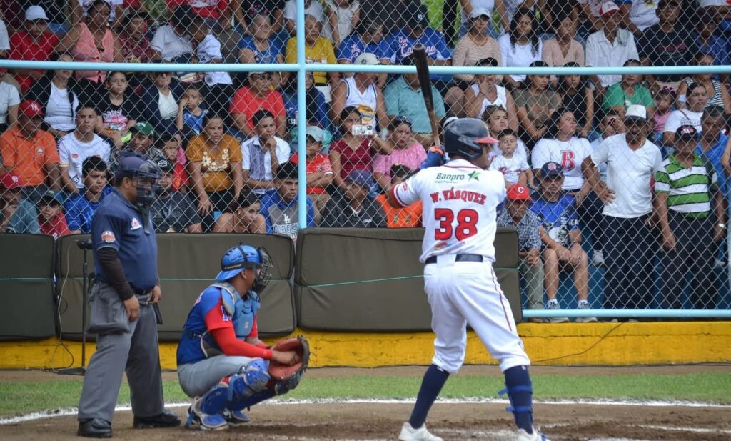 Bóer propina segunda barrida consecutiva