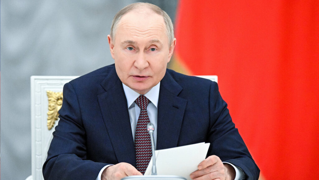 Putin comenta la llamada telefónica con Trump