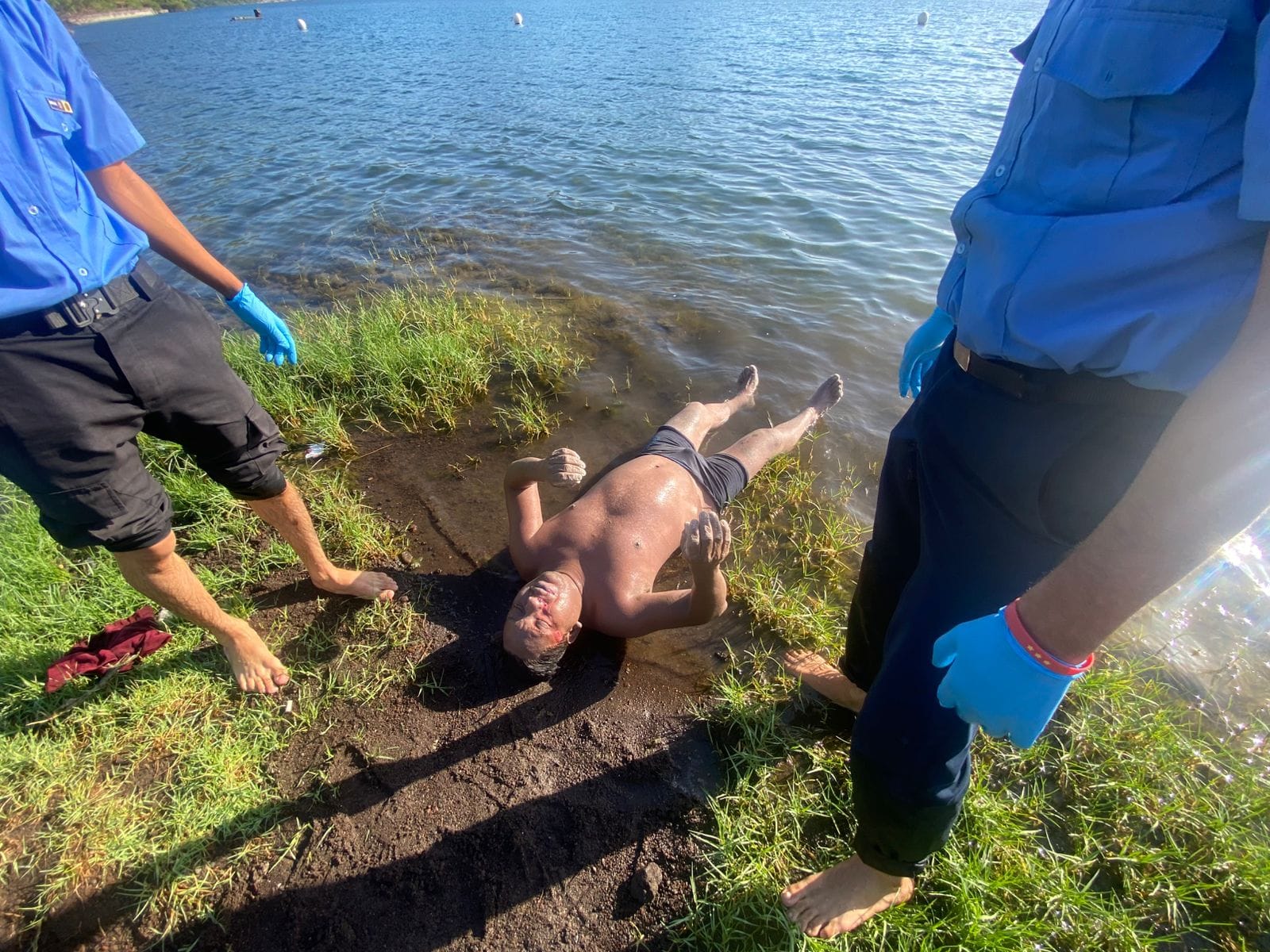 Encuentran a hombre sin vida flotando en las aguas de la Laguna de Xiloá
