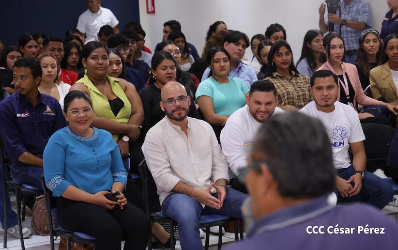 Labor comunicacional comprometida con la defensa de la verdad, paz y la Revolución