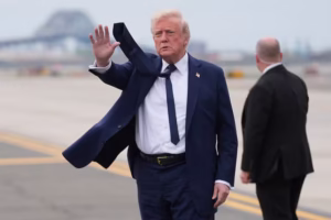 Trump sube sus amenazas a la UE: "Ya es hora de que juguemos al juego como yo sé jugarlo"