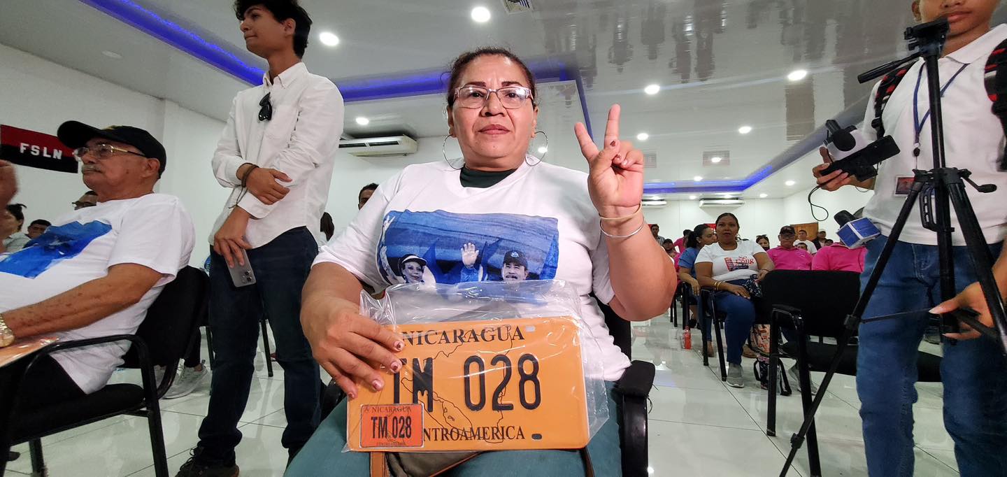 Inicia distribución de buses nuevos a transportistas de seis departamentos