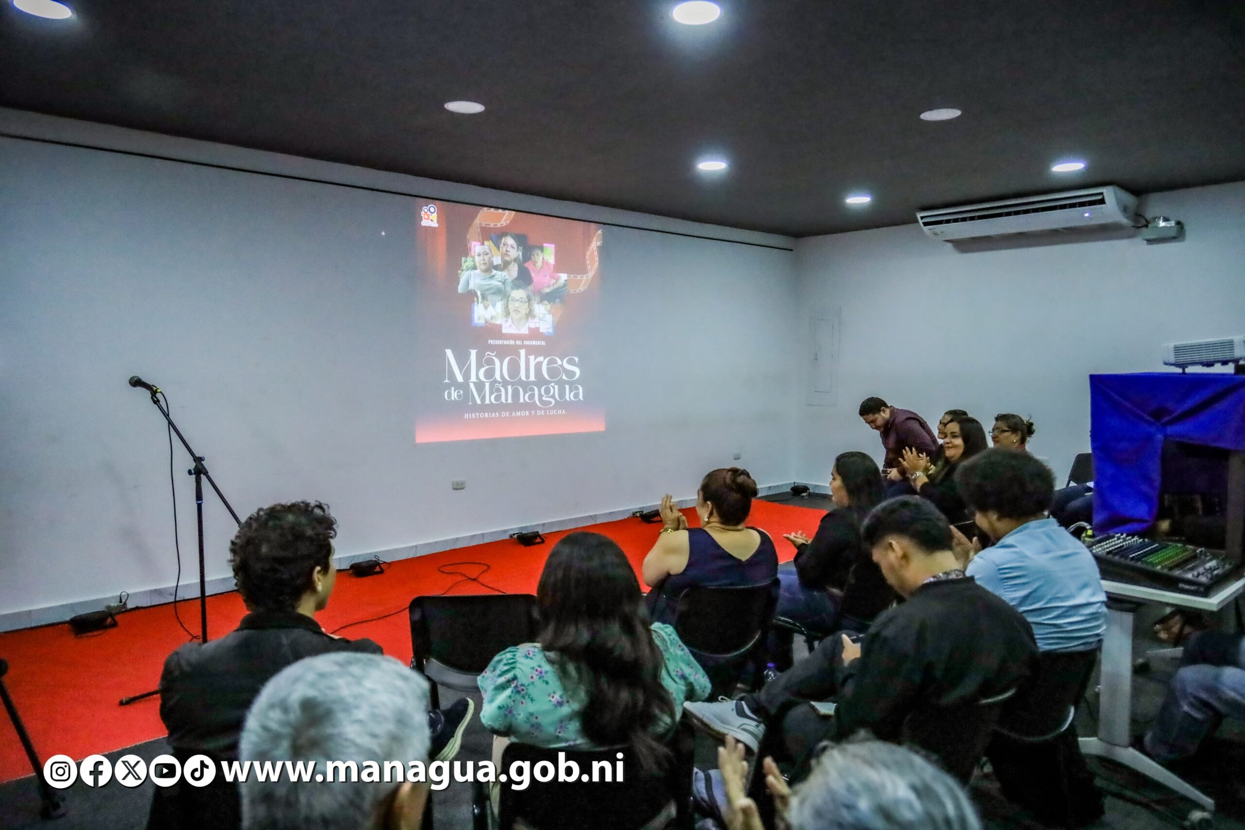 Presentan documental que visibiliza las historias de resistencia, amor y dignidad de las mujeres