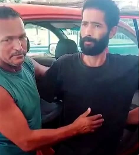 Rescatan a un hombre