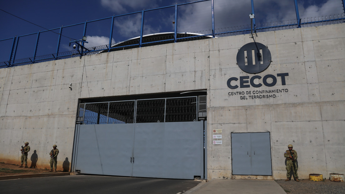 Alcalde propone trasladar presos peligrosos a cárcel de Bukele para que “tengan pánico”