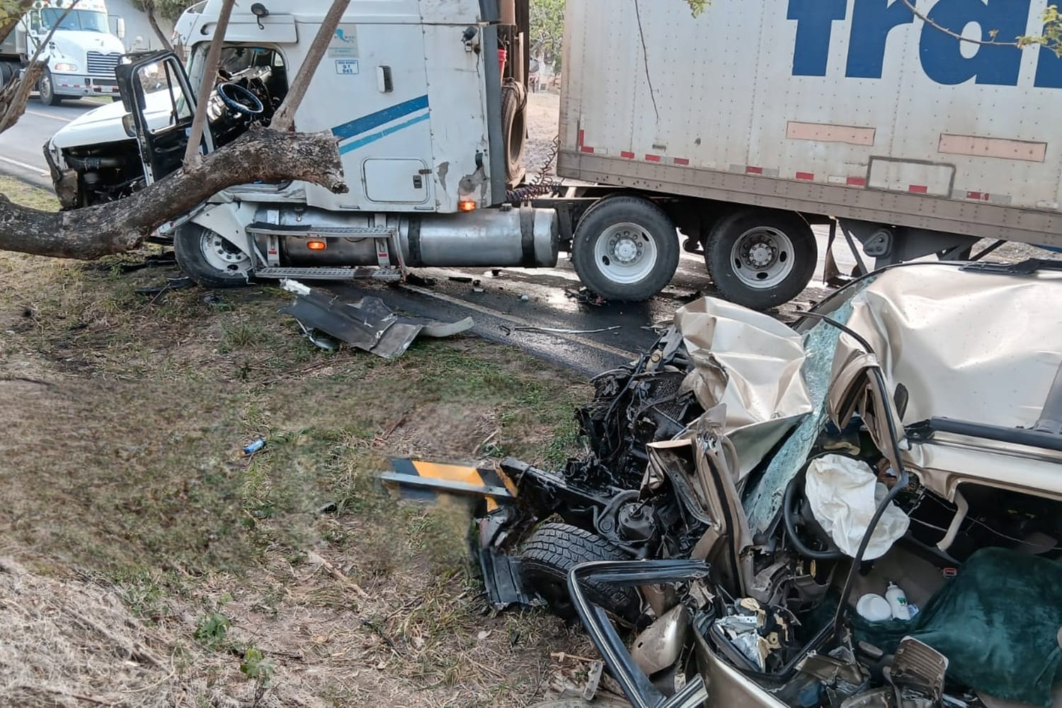 Dos muertos tras fatal accidente entre un furgón y una camioneta  en Rivas