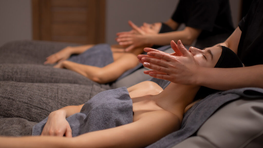 Un 'spa' para mujeres es obligado a prestarles servicios a personas transgénero con genitales masculinos