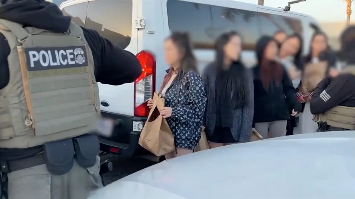 Arrestan a decenas de migrantes ilegales en un club nocturno en EEUU