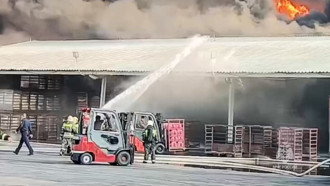 Se incendia un almacén con líquidos inflamables en la provincia de Moscú