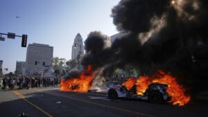 'marines' para responder al caos en Los Ángeles