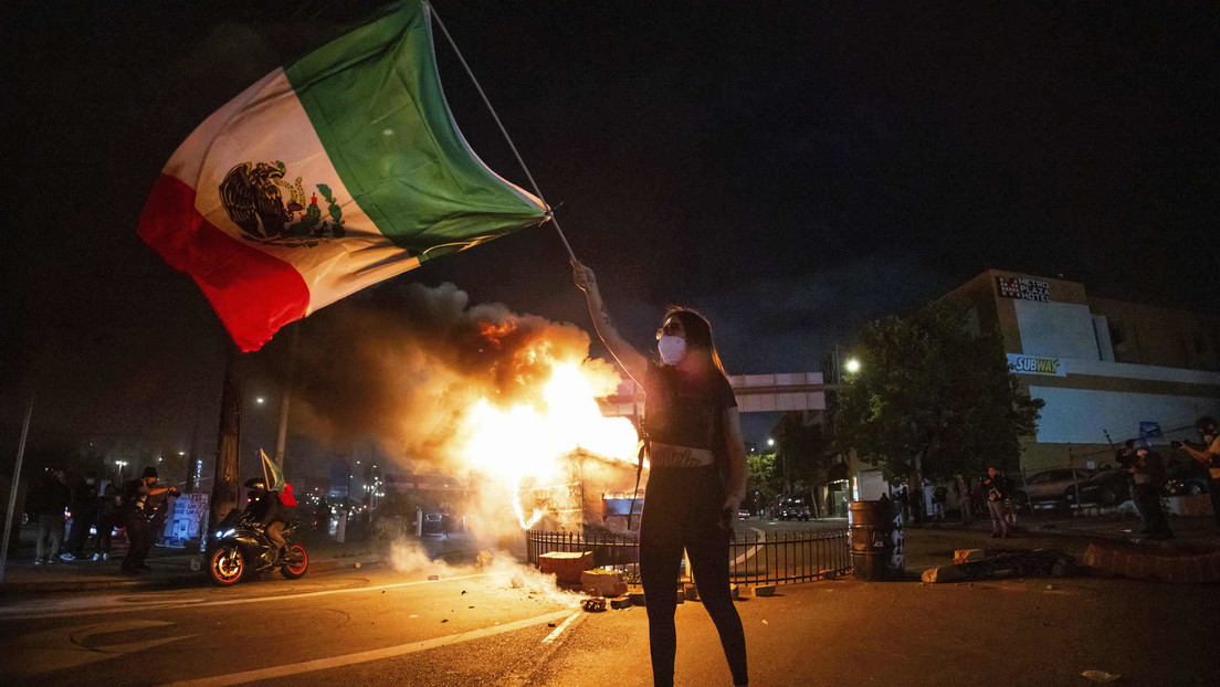 Secretaria de Seguridad de EE.UU. acusa a Sheinbaum de alentar protestas en Los Ángeles