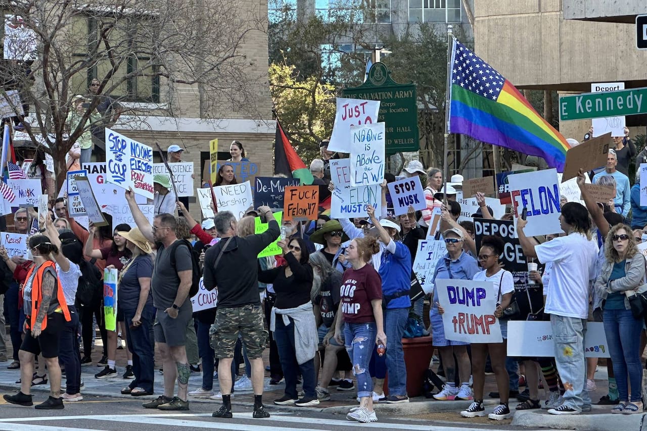 Gobernador de Florida amenaza con aplicar ley antidisturbios en protestas del 14 de junio
