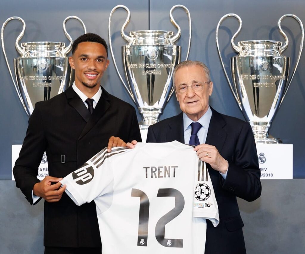 Trent Alexander-Arnold es presentado por el Real Madrid