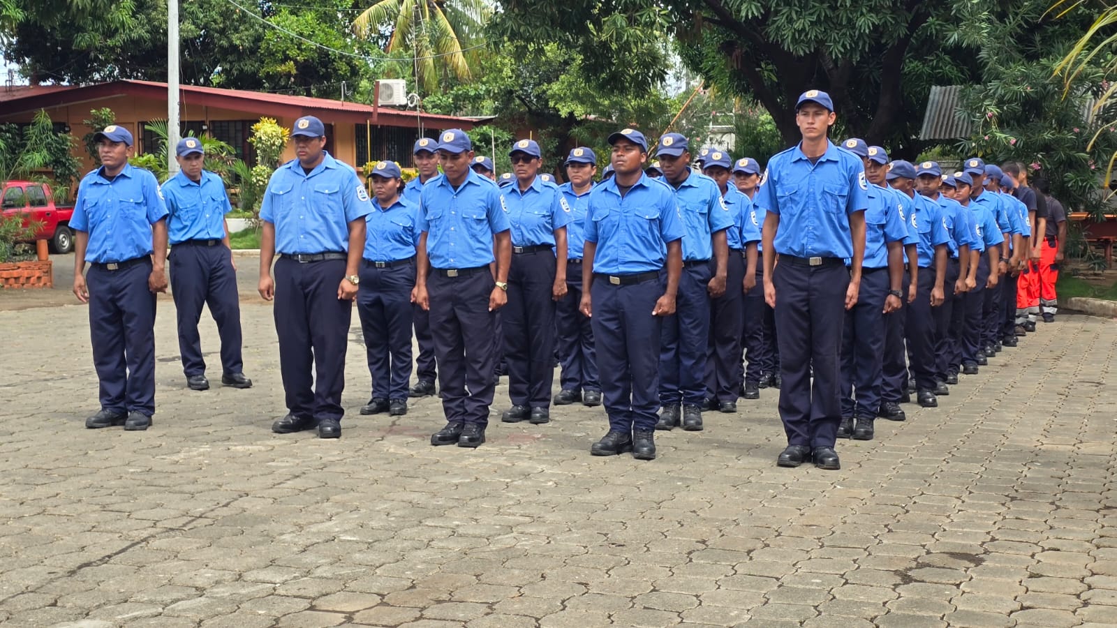 Bomberos nicaragüenses concluyen capacitación en primeros auxilios básicos