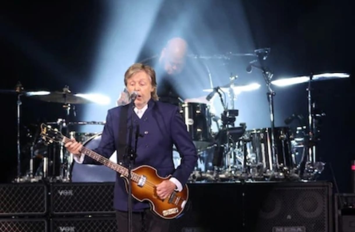 Paul McCartney cumple 83 años: el decisivo encuentro con Lennon, peleas millonarias con Michael Jackson y el arresto en Hamburgo