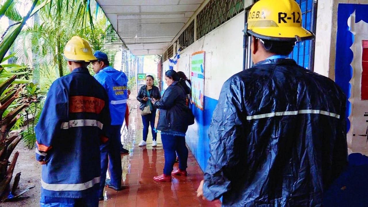 Lluvias inundan escuela en Somoto