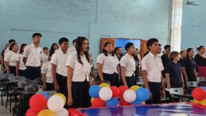 Estudiantes de magisterio celebran el Día del Maestro