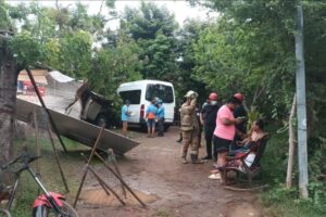 A granadino en el día de su cumpleaños le cae árbol en su casa y deja dos lesionados