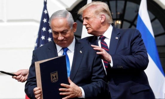 Trump a la correa de Netanyahu