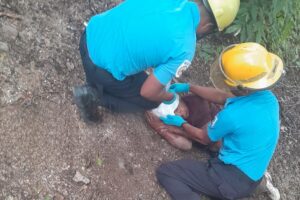 Bomberos Unidos atienden emergencia por caída desde un puente en Somoto