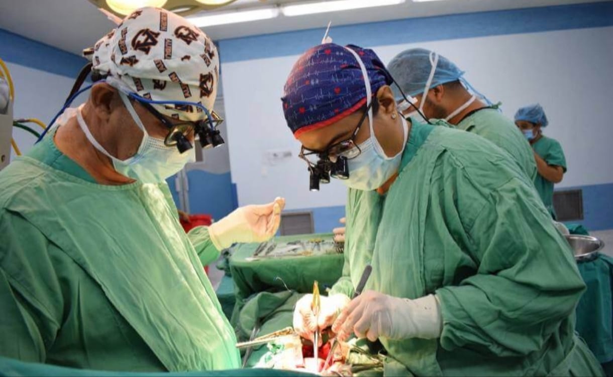 Gobierno realiza entrega de un nuevo equipo de neurocirugías pediátricas al hospital La Mascota en Managua