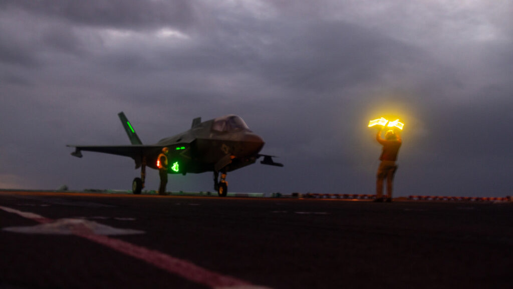 Trump atacaría a Irán "sin dudarlo" si sigue el enriquecimiento de uranio