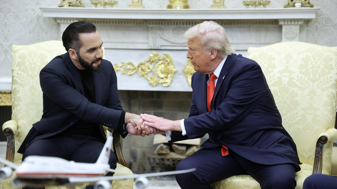 “Es un sistema duro, pero brillante”: Trump elogia a Bukele y sopesa una medida para El Salvador